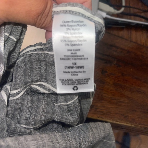 NWT Terra & Sky Gray White Kimono Plus Size 1X - Picture 5 of 6